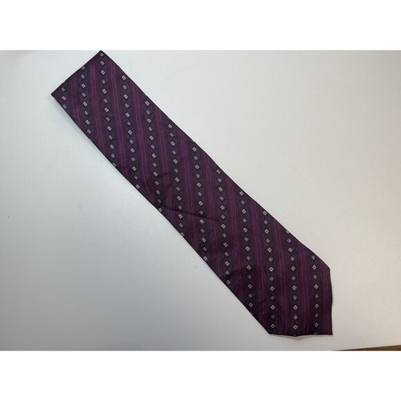 Marquis 100% Silk Geometric Print Purple Neck Tie - Picture 3 of 7